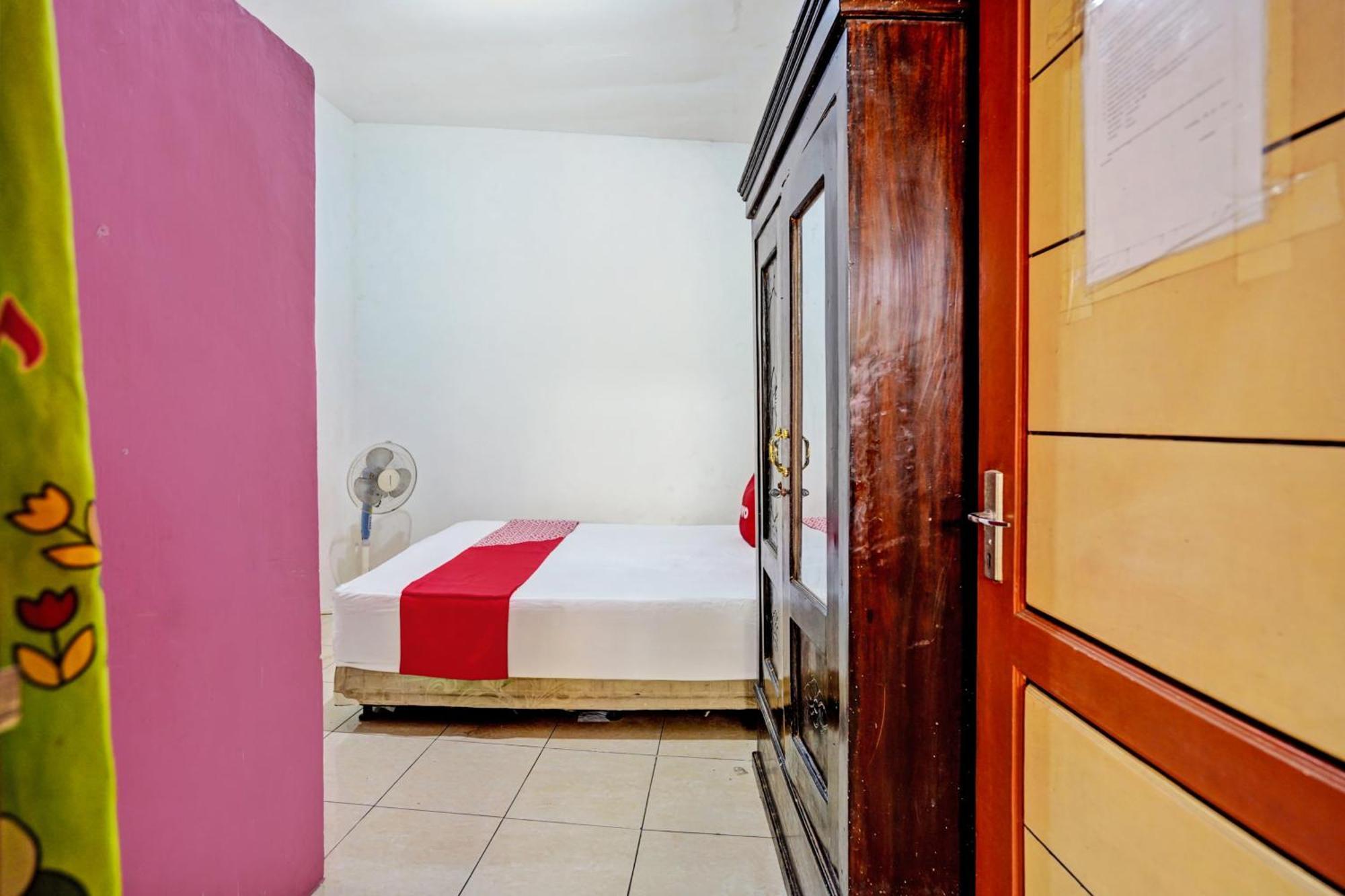 Oyo Life 92840 Wisma Morricco Jombang Exterior photo