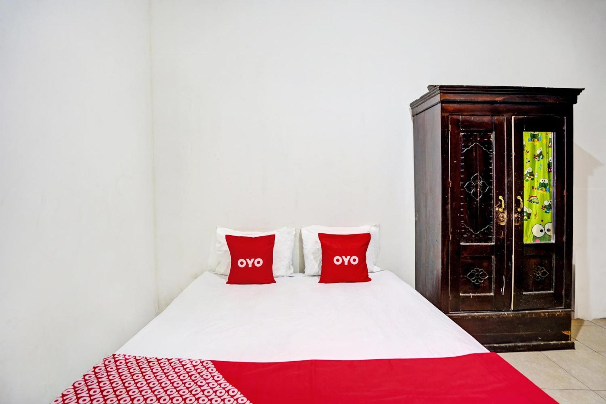 Oyo Life 92840 Wisma Morricco Jombang Exterior photo